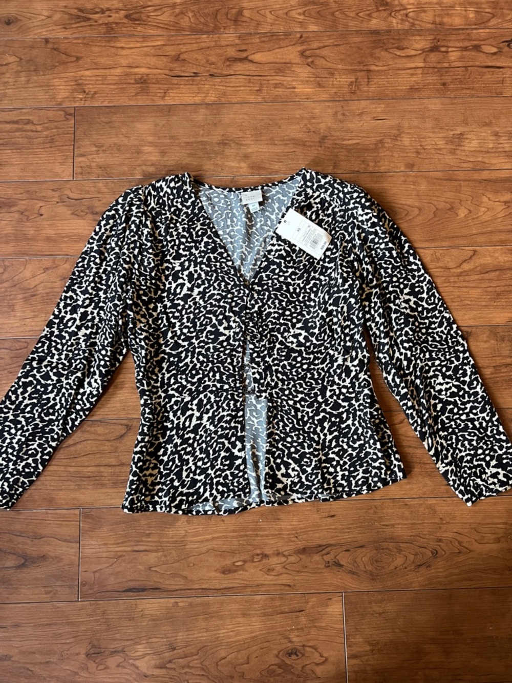 a new day Black and White Leopard Print V-Neck Long Sleeve Top